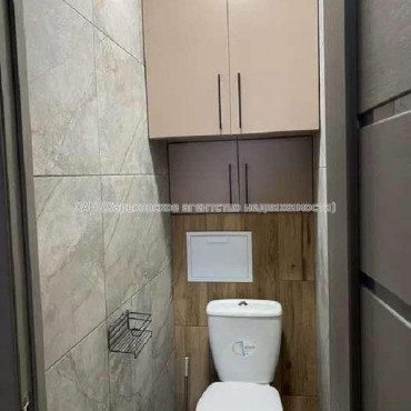 Продам квартиру, Зерновая ул. , 2 кім., 41 м², капитальный ремонт 