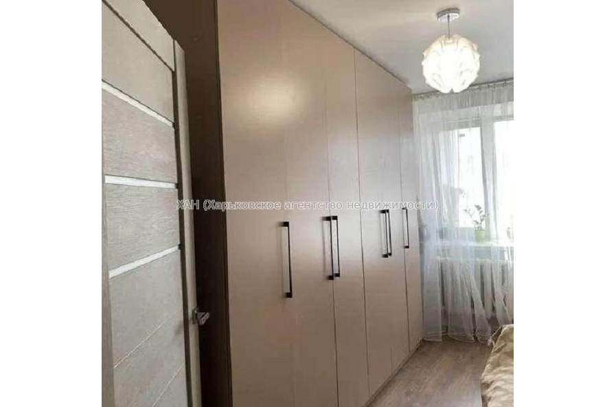 Продам квартиру, Зерновая ул. , 2 кім., 41 м², капитальный ремонт 