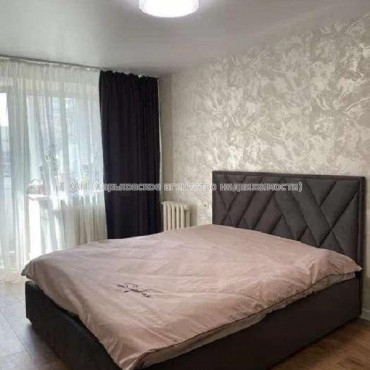 Продам квартиру, Зерновая ул. , 2 кім., 41 м², капитальный ремонт 