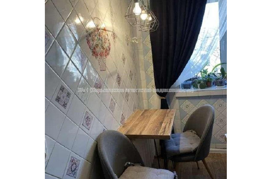 Продам квартиру, Зерновая ул. , 2 кім., 41 м², капитальный ремонт 