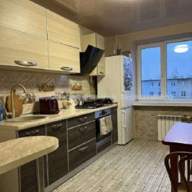 Продам квартиру, Клочковская ул. , 3 кім., 68 м², косметический ремонт