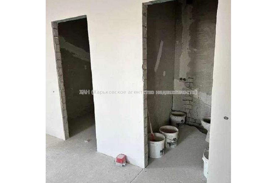 Продам квартиру, Холодногорская ул. , 3 кім., 90 м², без отделочных работ 
