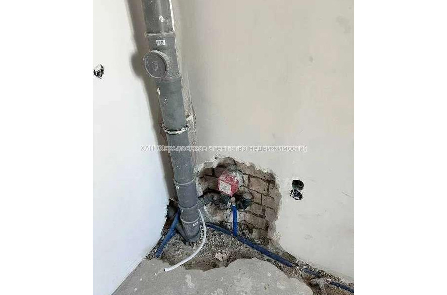 Продам квартиру, Холодногорская ул. , 3 кім., 90 м², без отделочных работ 