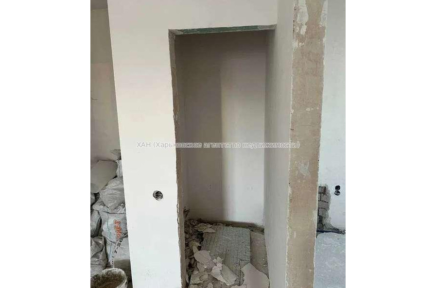 Продам квартиру, Холодногорская ул. , 3 кім., 90 м², без отделочных работ 