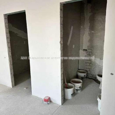 Продам квартиру, Холодногорская ул. , 3 кім., 90 м², без отделочных работ 