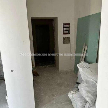 Продам квартиру, Холодногорская ул. , 3 кім., 90 м², без отделочных работ 