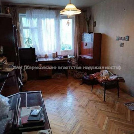 Продам квартиру, Светлая ул. , 1 кім., 32 м², без ремонта