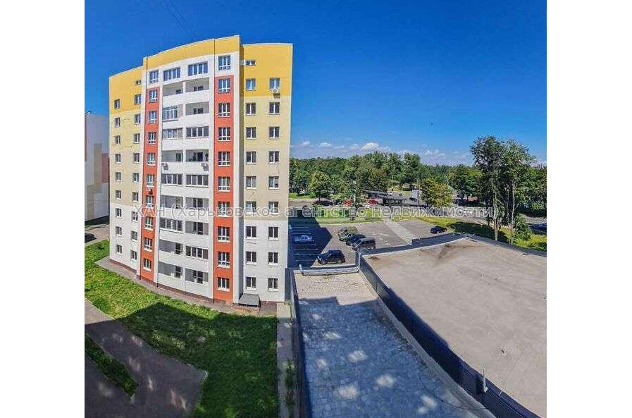 Продам квартиру, Героев Харькова просп. , 2  ком., 67 м², без ремонта 