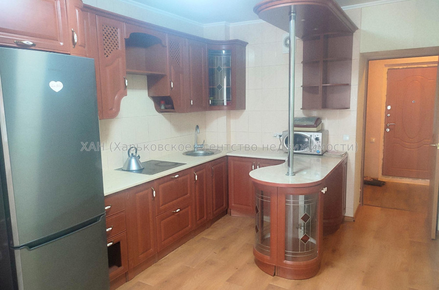Продам квартиру, Барабашова академика ул. , 2 кім., 83 м², капитальный ремонт 