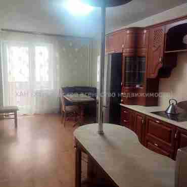 Продам квартиру, Барабашова академика ул. , 2 кім., 83 м², капитальный ремонт 
