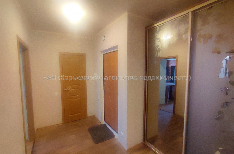 Продам квартиру, Барабашова академика ул. , 2 кім., 83 м², капитальный ремонт 