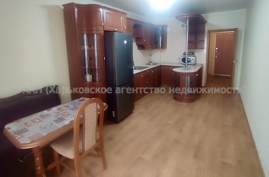 Продам квартиру, Барабашова академика ул. , 2 кім., 83 м², капитальный ремонт 