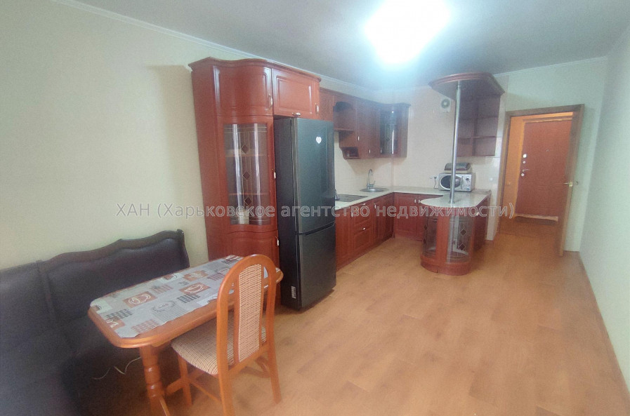 Продам квартиру, Барабашова академика ул. , 2 кім., 83 м², капитальный ремонт 