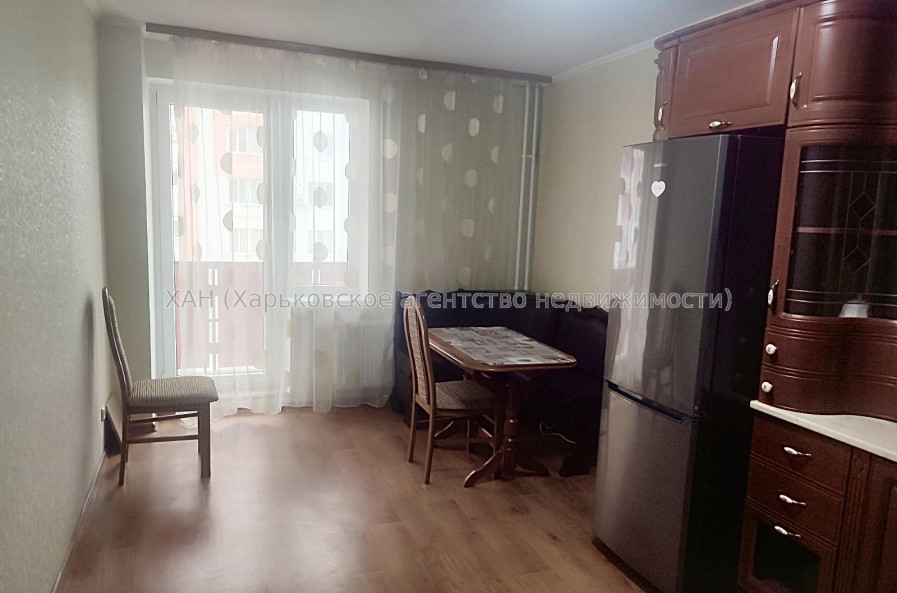 Продам квартиру, Барабашова академика ул. , 2 кім., 83 м², капитальный ремонт 
