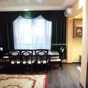 Продам квартиру, Сумская ул. , 2 кім., 65 м², евроремонт 