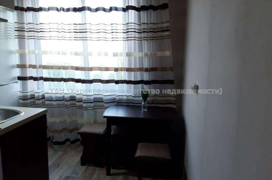 Продам квартиру, Салтовское шоссе , 2  ком., 44 м², капитальный ремонт 