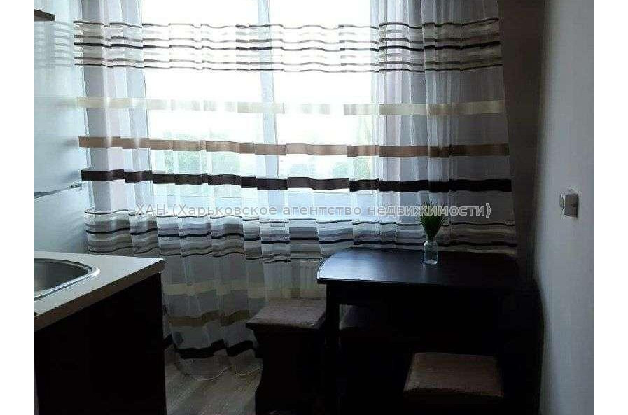 Продам квартиру, Салтовское шоссе , 2  ком., 44 м², капитальный ремонт 