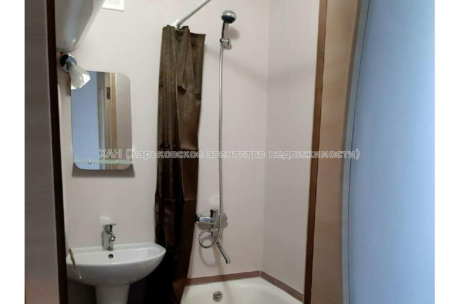 Продам квартиру, Салтовское шоссе , 2  ком., 44 м², капитальный ремонт 