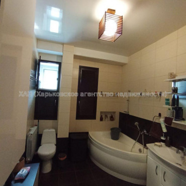 Продам квартиру, Глобинская ул. , 3 кім., 83 м², капитальный ремонт 