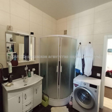 Продам квартиру, Глобинская ул. , 3 кім., 83 м², капитальный ремонт 