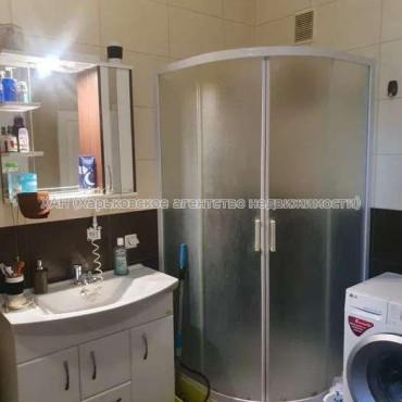 Продам квартиру, Глобинская ул. , 3 кім., 83 м², капитальный ремонт 