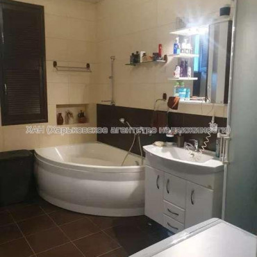 Продам квартиру, Глобинская ул. , 3 кім., 83 м², капитальный ремонт 