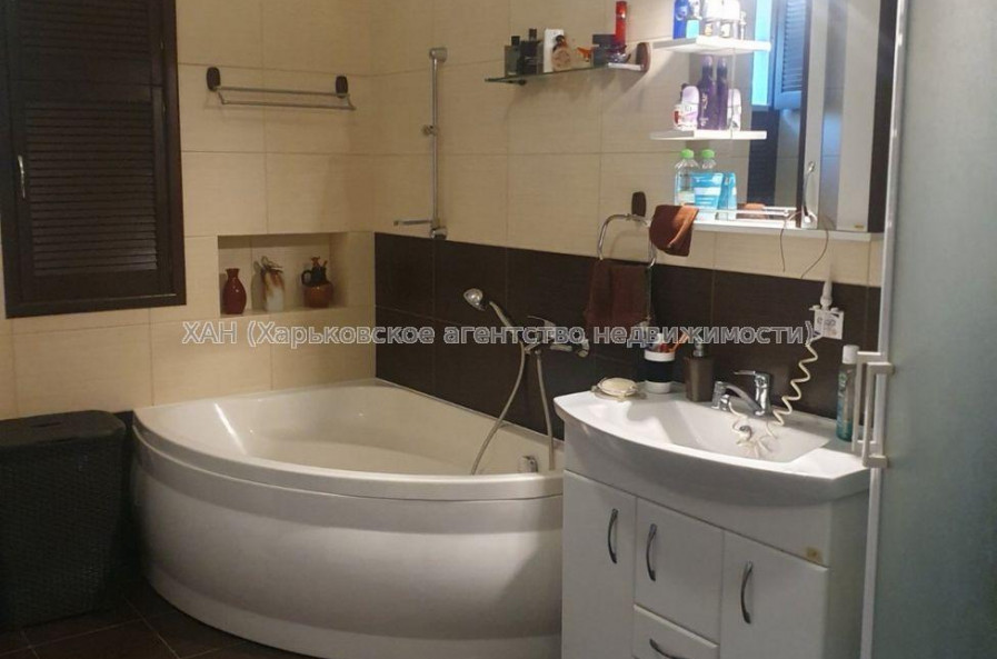 Продам квартиру, Глобинская ул. , 3 кім., 83 м², капитальный ремонт 