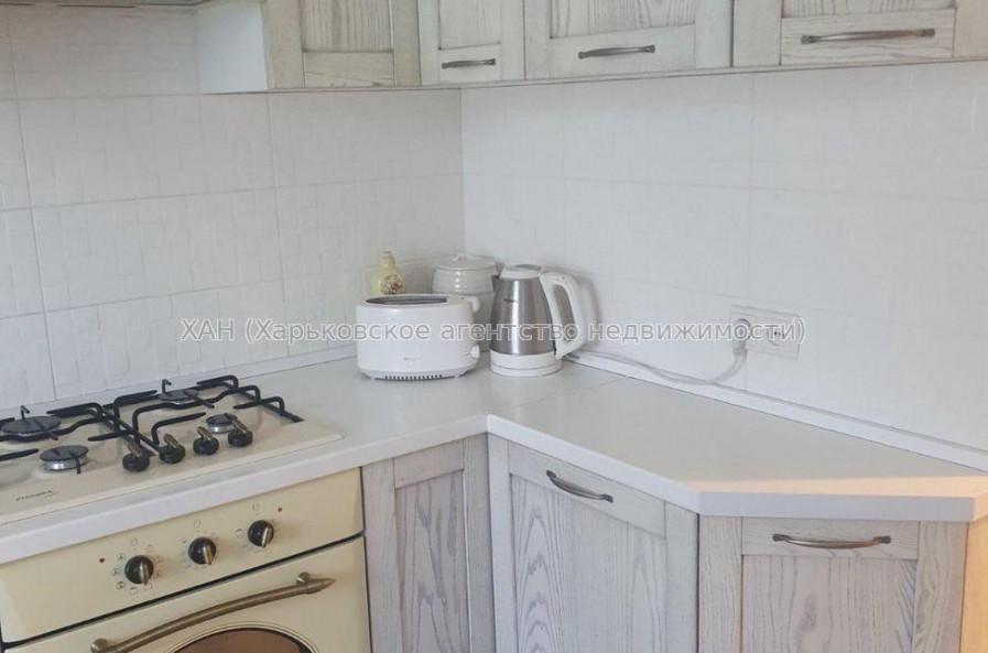 Продам квартиру, Глобинская ул. , 3 кім., 83 м², капитальный ремонт 