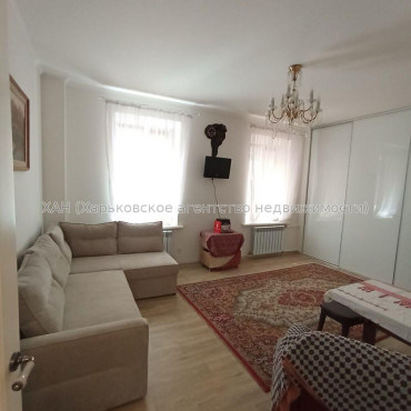 Продам квартиру, Глобинская ул. , 3 кім., 83 м², капитальный ремонт 