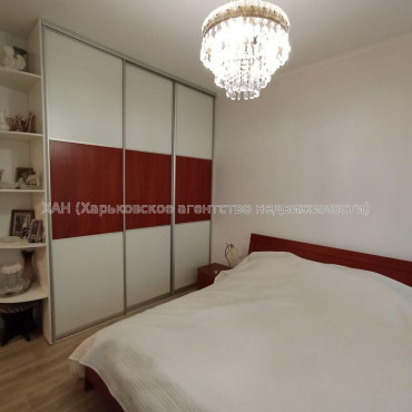 Продам квартиру, Глобинская ул. , 3 кім., 83 м², капитальный ремонт 