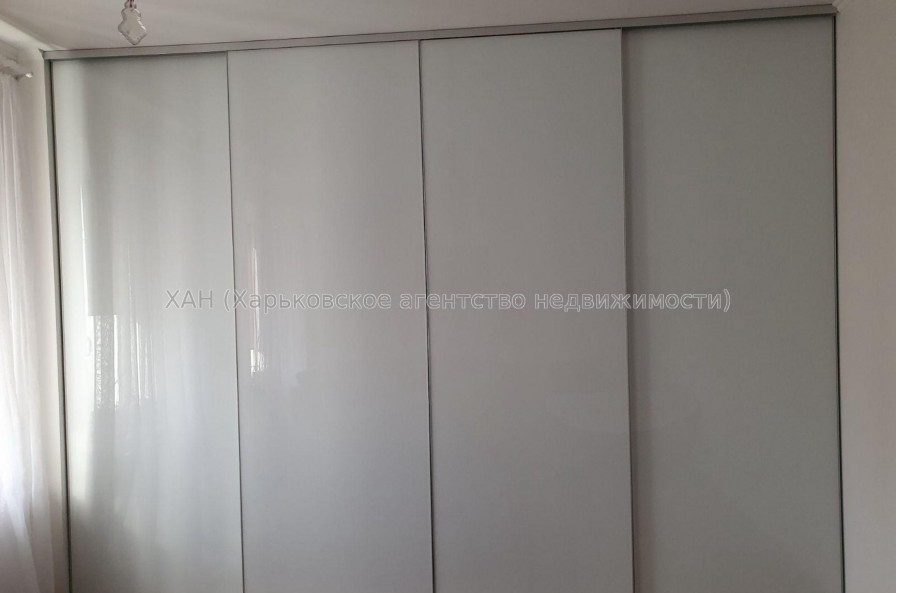 Продам квартиру, Глобинская ул. , 3 кім., 83 м², капитальный ремонт 