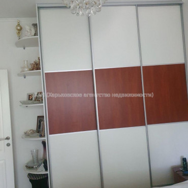 Продам квартиру, Глобинская ул. , 3 кім., 83 м², капитальный ремонт 