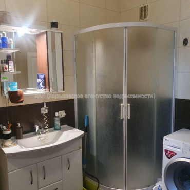 Продам квартиру, Глобинская ул. , 3 кім., 83 м², капитальный ремонт 