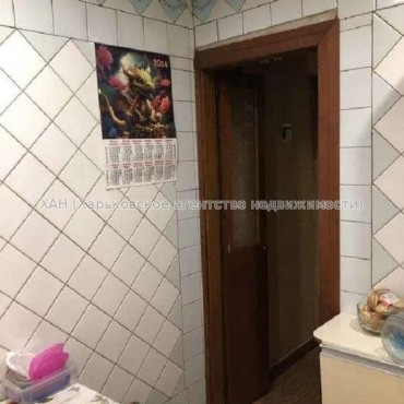 Продам квартиру, Мерефянское шоссе , 3 кім., 50 м², косметический ремонт 