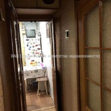 Продам квартиру, Мерефянское шоссе , 3 кім., 50 м², косметический ремонт 