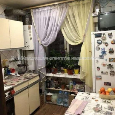 Продам квартиру, Мерефянское шоссе , 3 кім., 50 м², косметический ремонт 