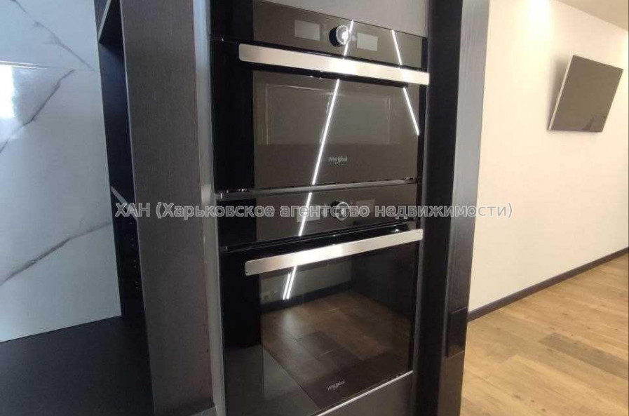 Продам квартиру, Мирная ул. , 3 кім., 125 м², евроремонт 