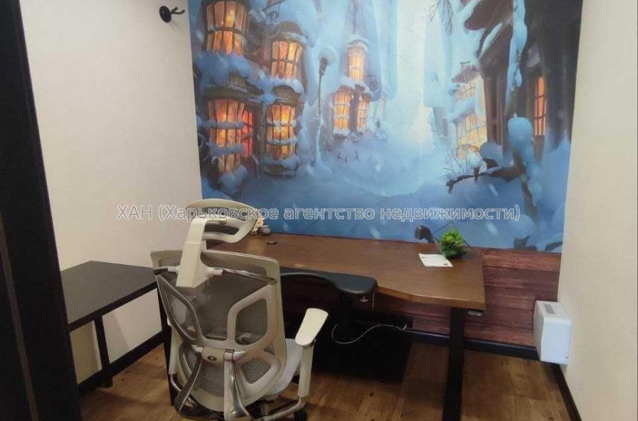 Продам квартиру, Мирная ул. , 3 кім., 125 м², евроремонт 