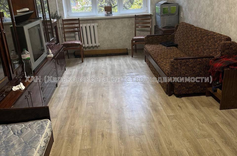 Продам квартиру, Аэрокосмический пр. , 2  ком., 42 м², косметический ремонт 