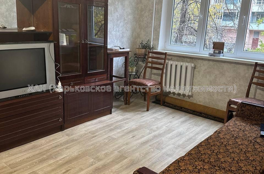 Продам квартиру, Аэрокосмический пр. , 2  ком., 42 м², косметический ремонт 