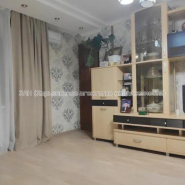 Продам квартиру, Владислава Зубенко ул. , 2 кім., 50 м², косметический ремонт 