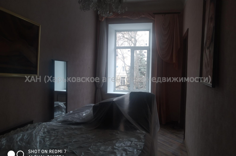 Продам квартиру, Куликовский спуск , 2 кім., 80 м², косметический ремонт 