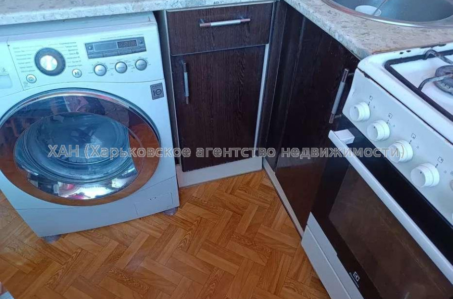 Продам квартиру, Валентиновская ул. , 3  ком., 64 м², косметический ремонт 