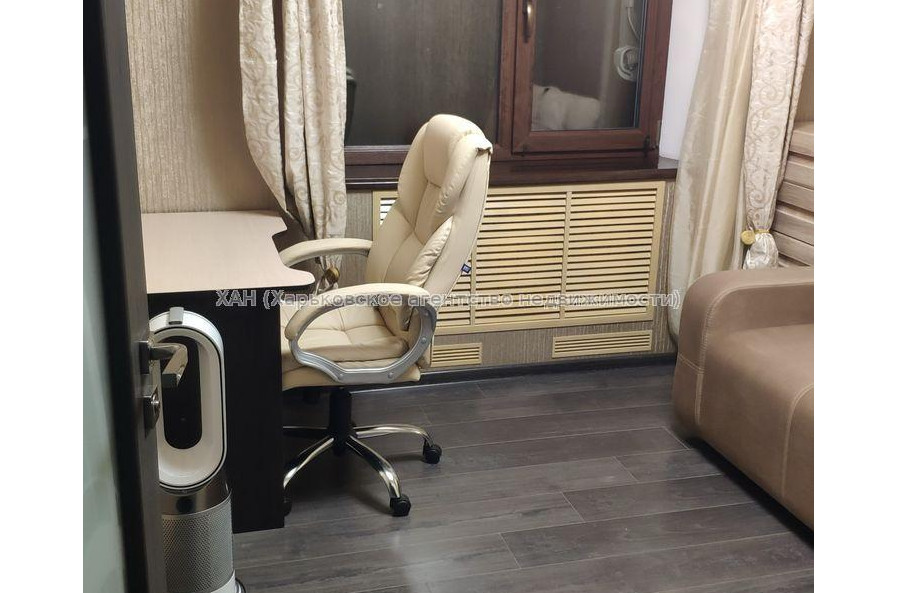 Продам квартиру, Каденюка ул. , 2  ком., 48 м², капитальный ремонт 
