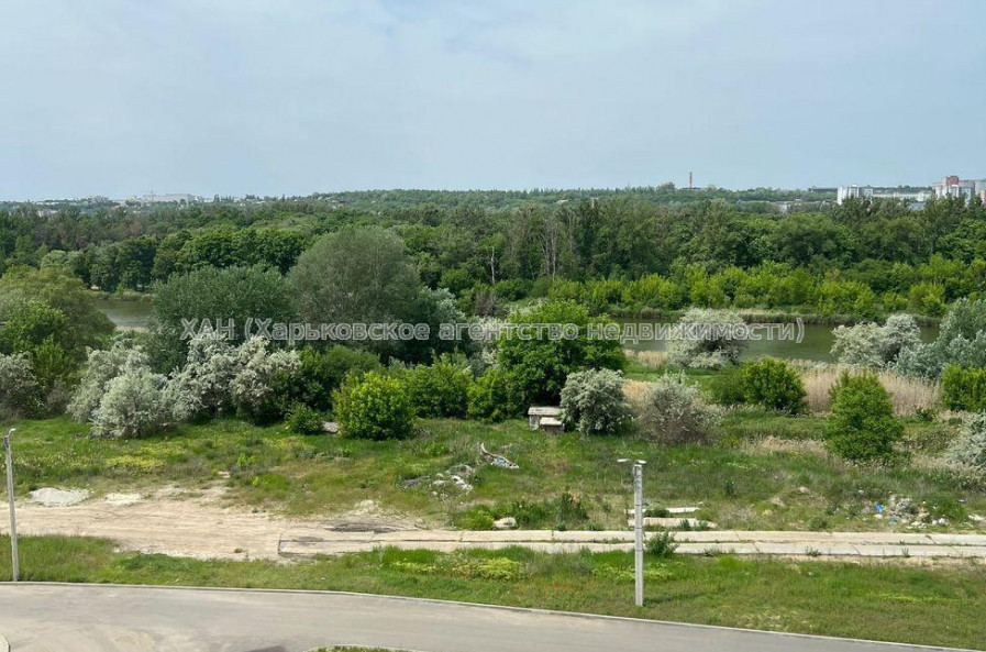 Продам квартиру, Шевченковский пер. , 1  ком., 36 м², без внутренних работ 
