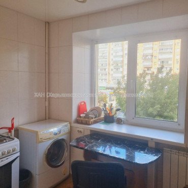 Продам квартиру, Полтавский Шлях ул. , 3 кім., 67 м², косметический ремонт 