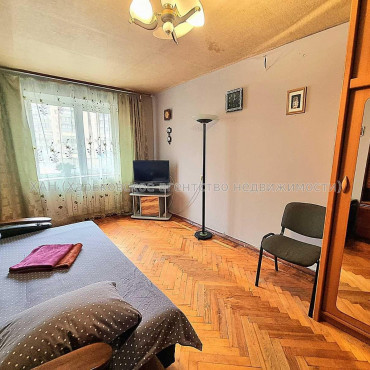 Продам квартиру, Полтавский Шлях ул. , 3 кім., 67 м², косметический ремонт 