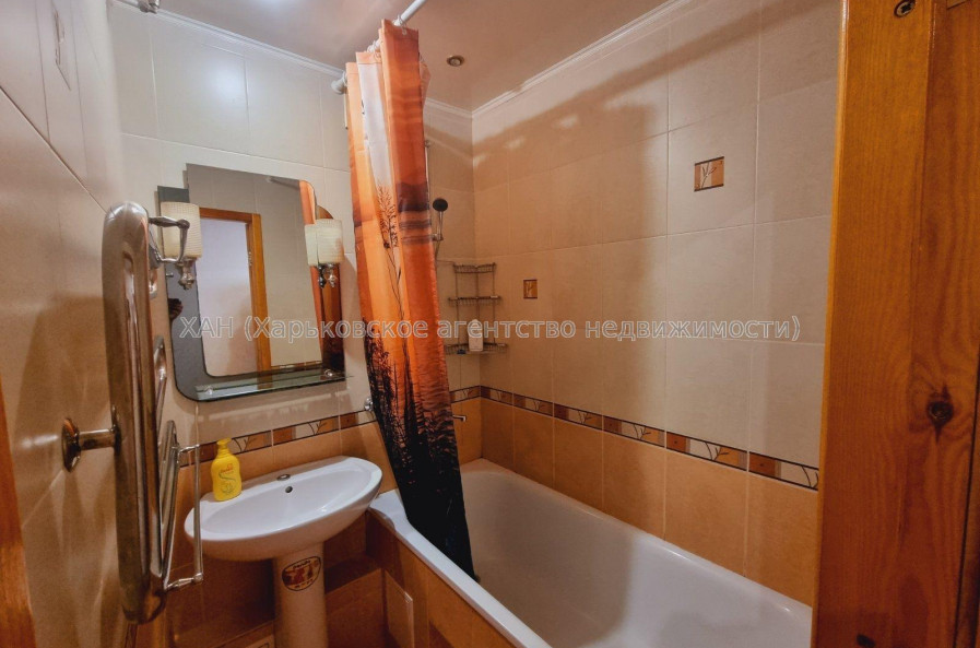 Продам квартиру, Полтавский Шлях ул. , 3 кім., 67 м², косметический ремонт 