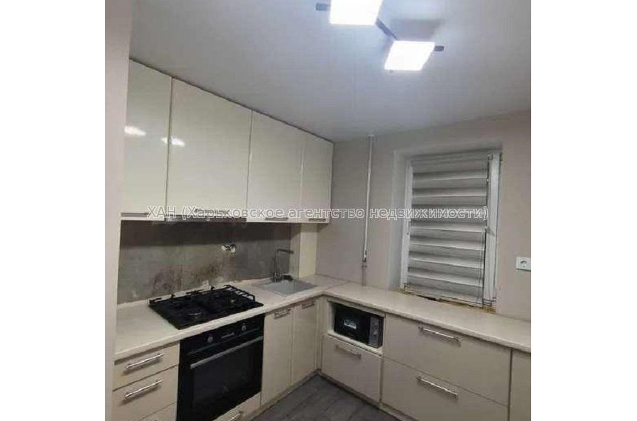 Продам квартиру, Единства ул. , 3  ком., 63 м², евроремонт 