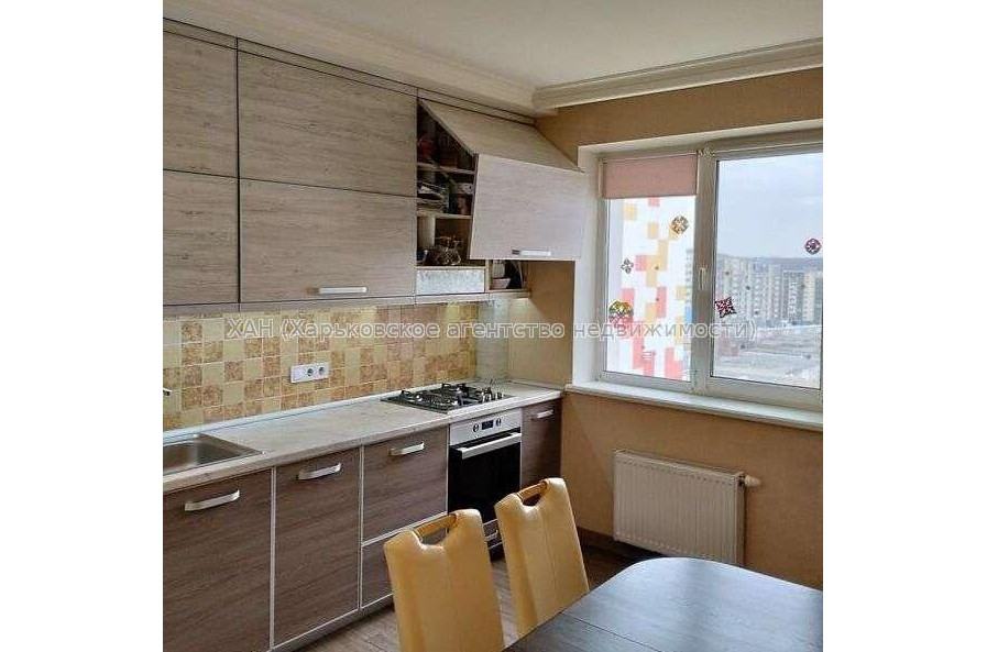 Продам квартиру, Победы просп. , 2  ком., 70 м², евроремонт 